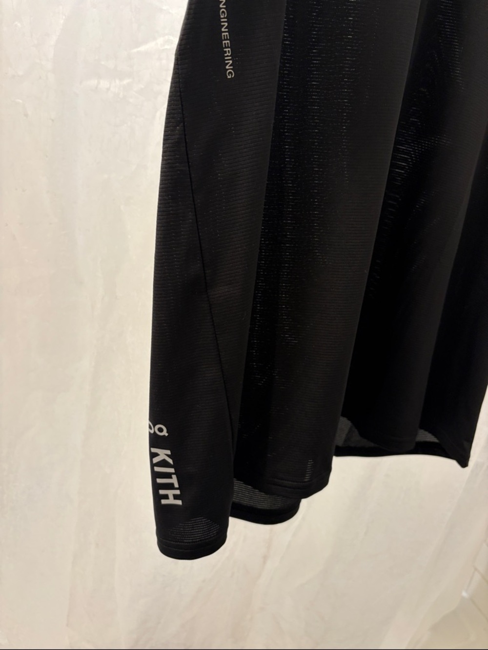 On Running x Kith Black Short-Sleeve Performance Tee - Picture 6 of 13
